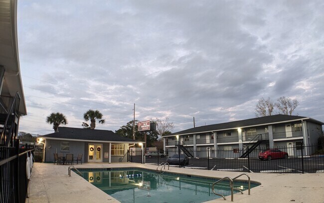 Palm View Apartments
