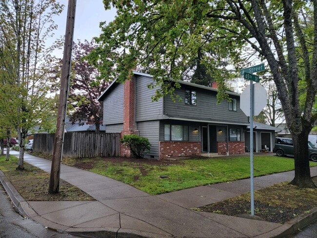 Photo - 218 65th St
