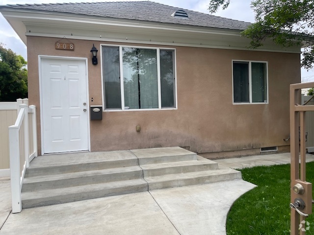 Building Photo - 908 E Santa Barbara St Rental