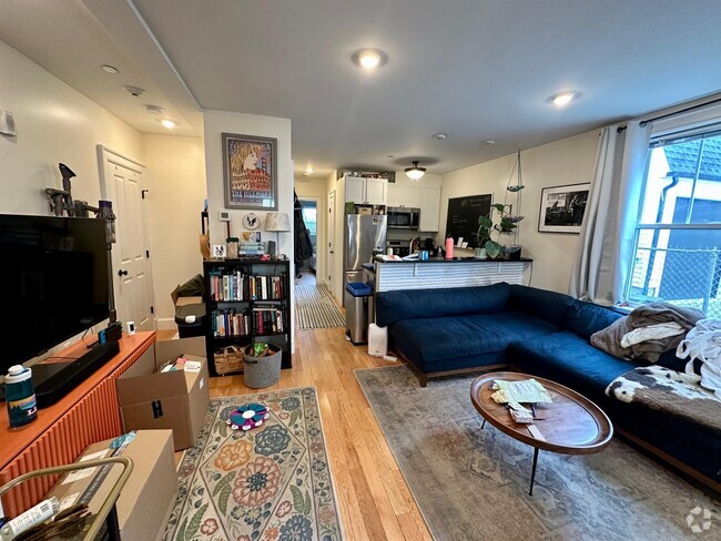 Building Photo - 26 Putnam St Unit #3 Rental