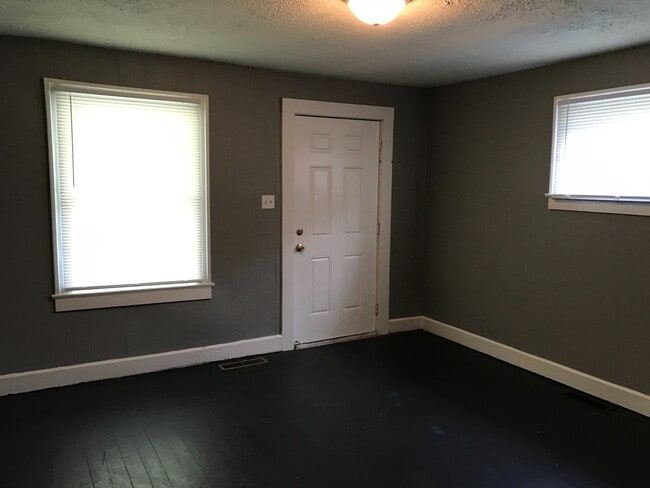 Photo - Ewing 910-12 Unit 910 Ewing