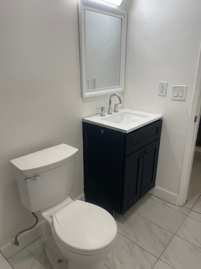 1423 W 20th St Unit 8