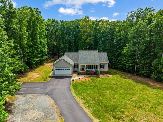Photo - 883 Little Bear Ln