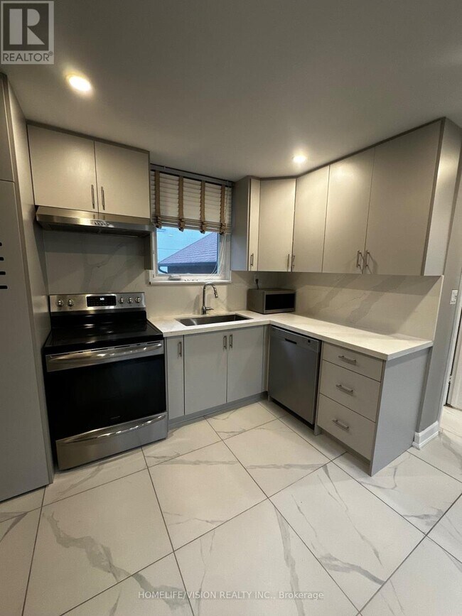 Photo - 238 Glebemount Ave