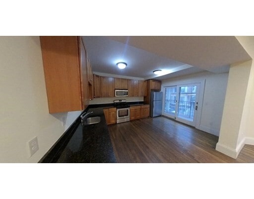 Building Photo - 29 Commonwealth Ter Unit 2