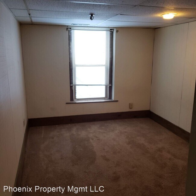 Photo - 821 E Walnut St