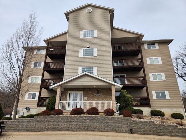 Beautiful 2 bedroom condo in bettendorf - Beautiful 2 bedroom condo in bettendorf