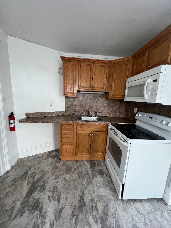 Photo - 242 Saratoga Ave Unit Apt 9