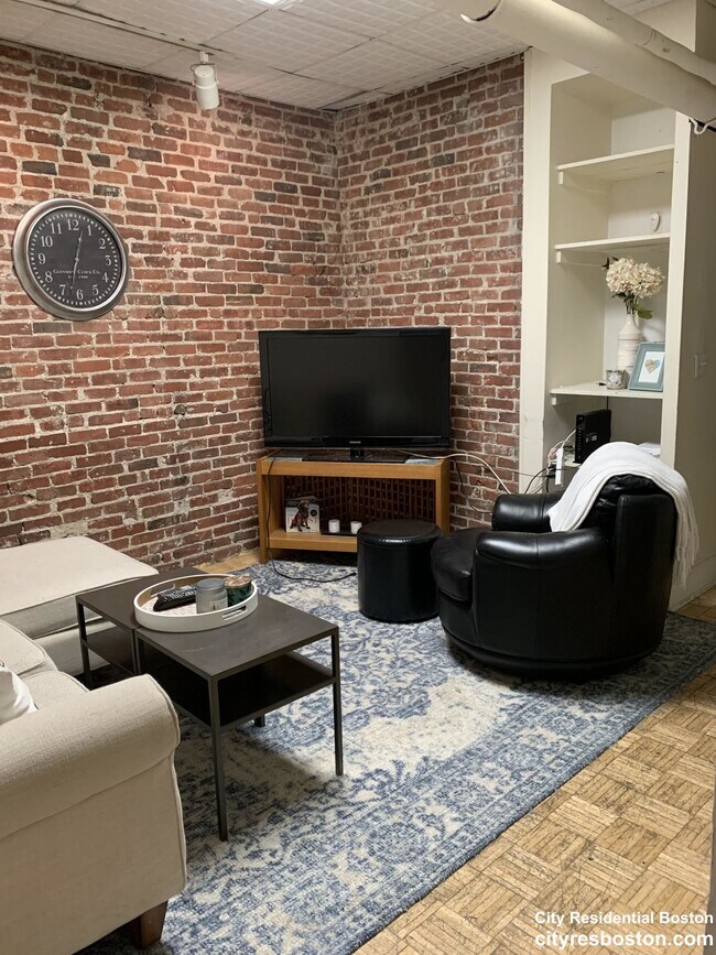 1109 Boylston St Unit b
