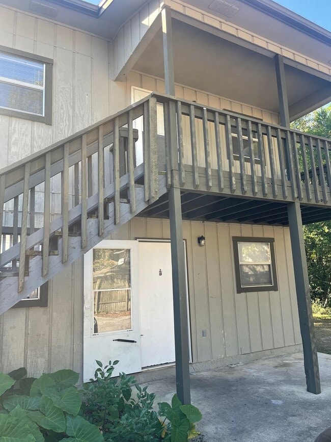 Building Photo - 199 Bayou View Dr Unit D