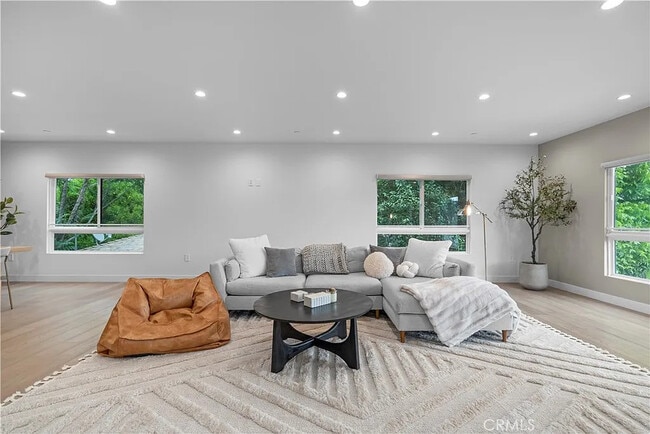 14157 Tiara St Unit 101