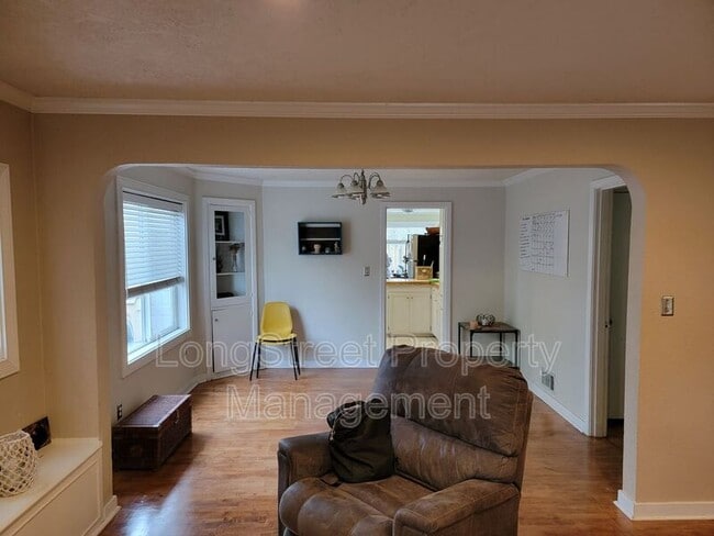 Photo - 943 NW 11th St