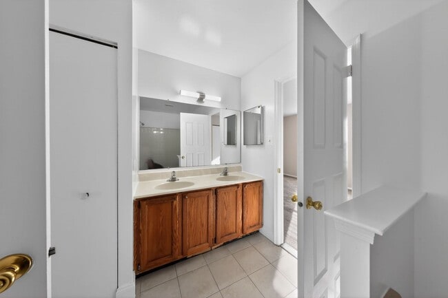 Photo - Newly Refinished 2 Bedroom Townhome