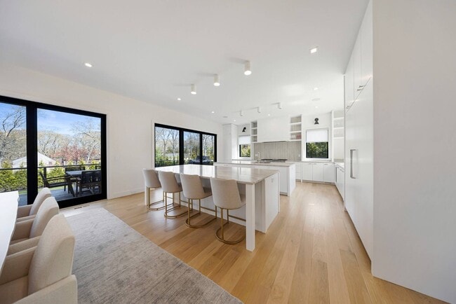 Photo - 130 Highview Dr