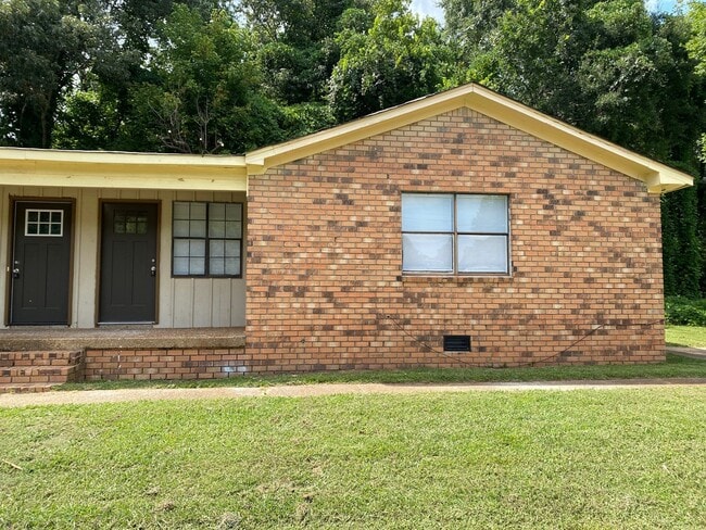 Building Photo - 101 Bayberry Dr Unit R