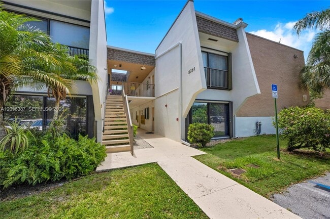Building Photo - 8261 SW 128th St Unit 207