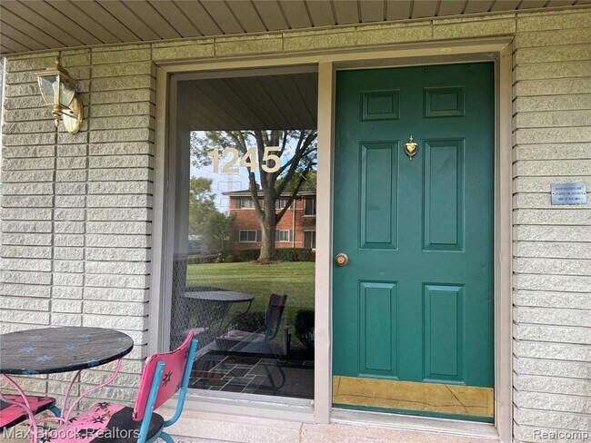 Photo - 1245 Derby Rd Unit 4