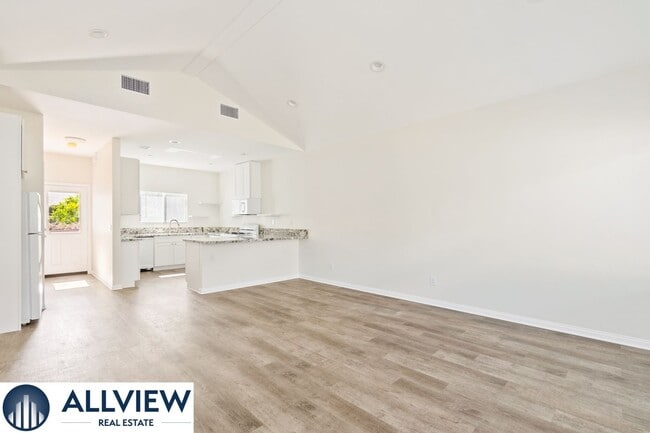 Photo - 629 S Lemon St Unidad B