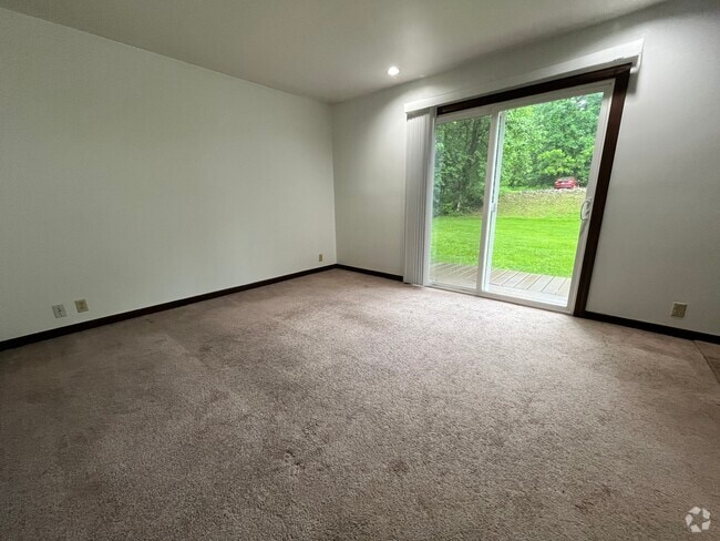 Building Photo - 52 Nathan Drive Unit B Rental