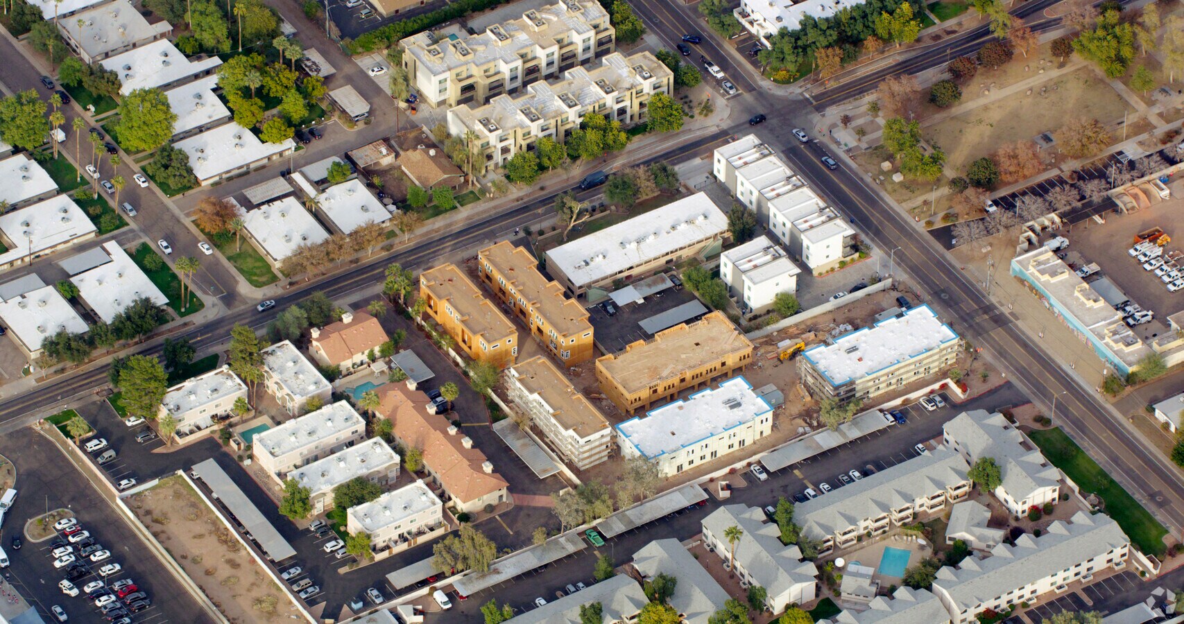 Photo - 1023 W 5TH St