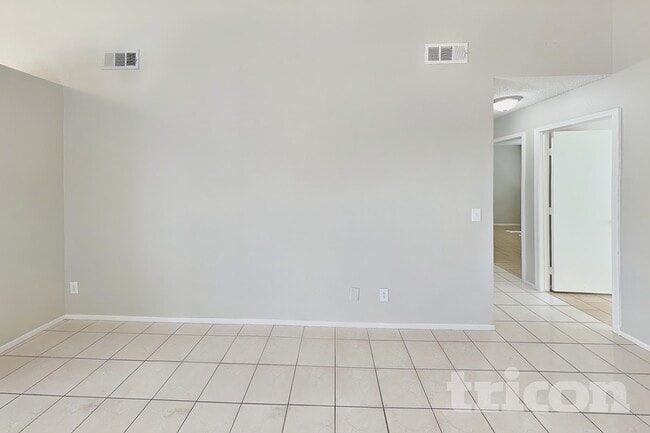 Photo - 2013 Havelina St