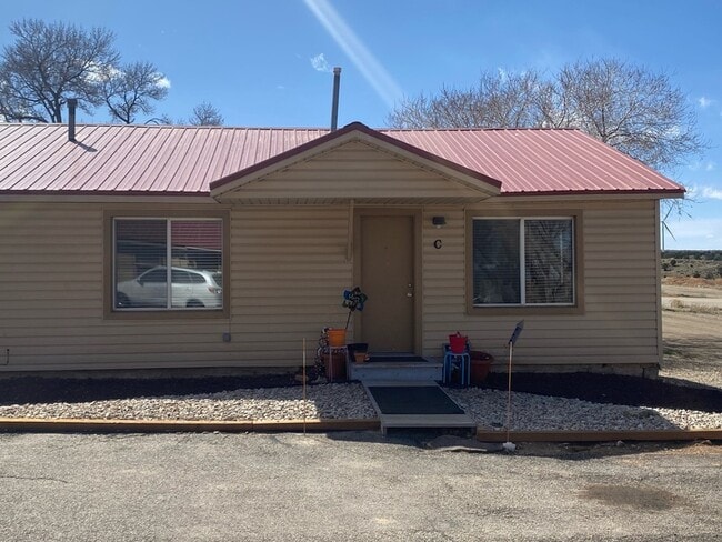 Building Photo - 564 N Main St