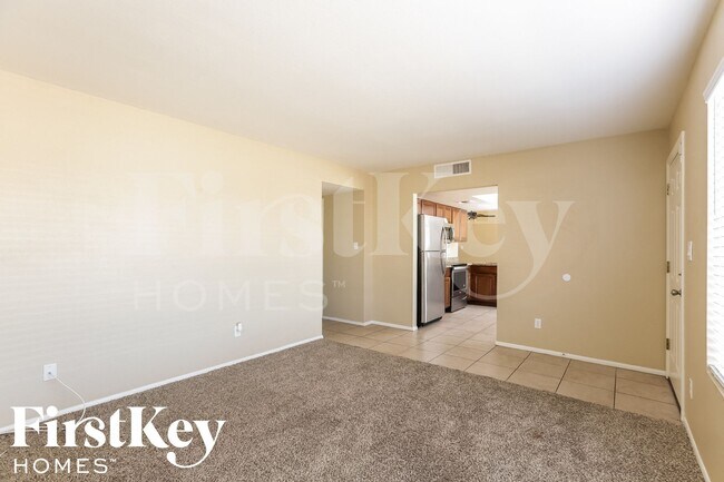 Photo - 1633 W Charleston Ave
