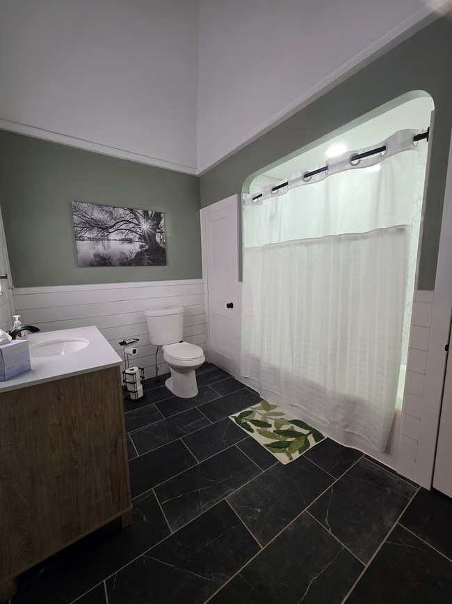 Bath 1 with tub - 2655 Allentown Rd