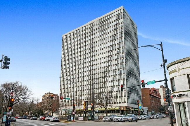 Building Photo - 444 W Fullerton Pkwy Rental