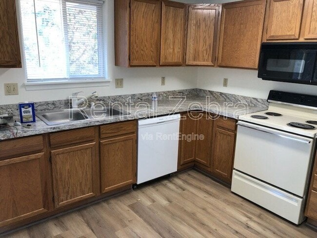 Photo - 3234 SW Salmon Ave