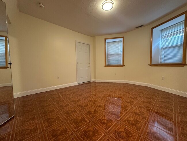 Photo - 191 Winthrop Rd