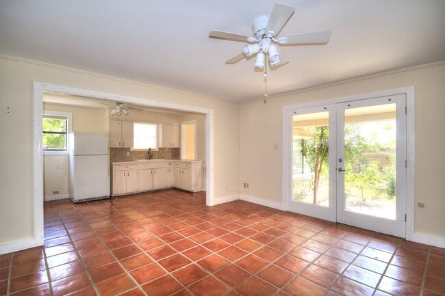 Photo - 155 Nimitz Rd