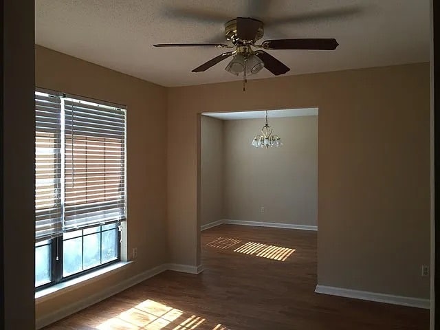 Photo - 1646 Latham Ct