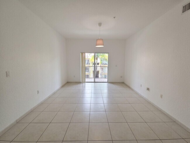 Photo - 7240 NW 114th Ave Unit 304