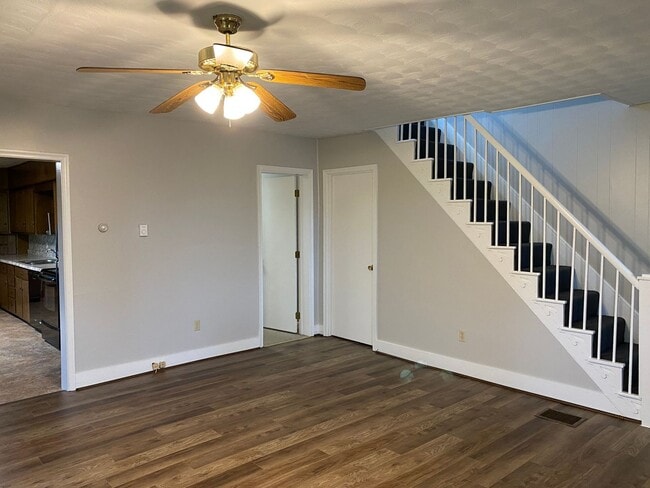 Photo - Coming soon! 4 Bedroom Farmhouse for Rent ...