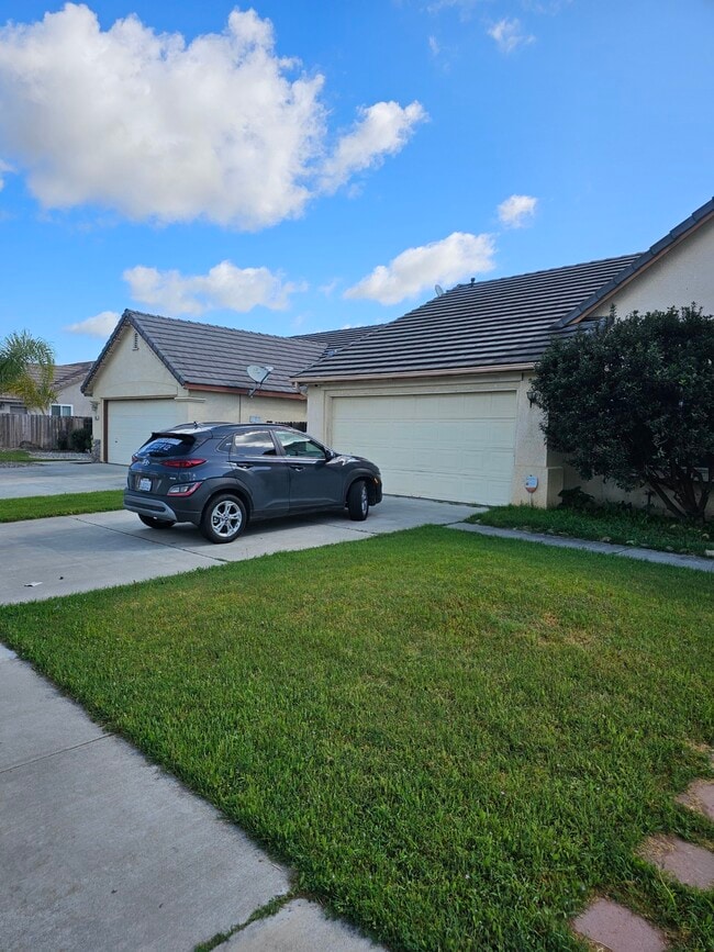 Photo - 784 Whitehall Ct