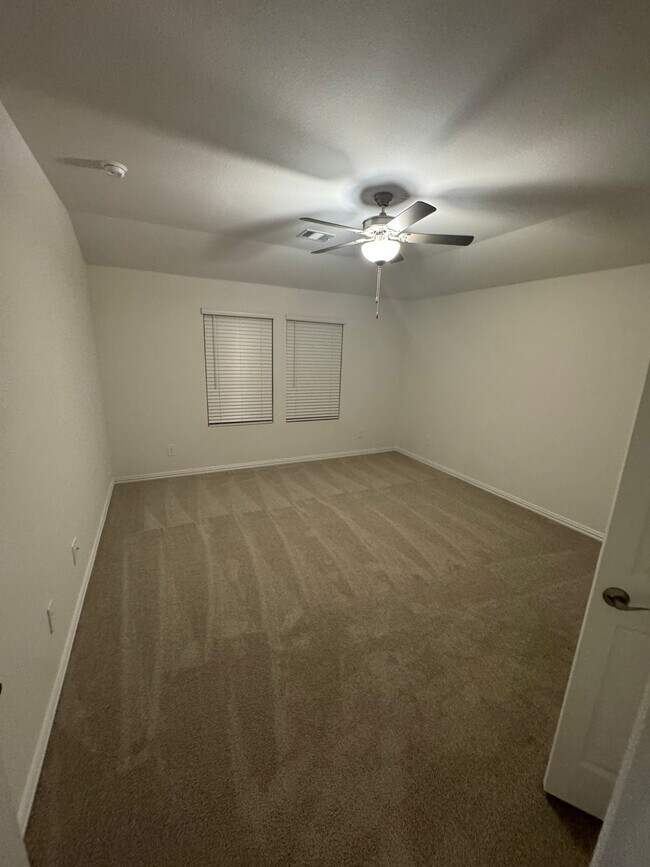Photo - 608 Marigold Hl Wy
