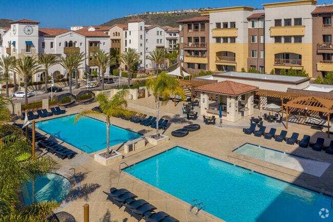 Grand Pool