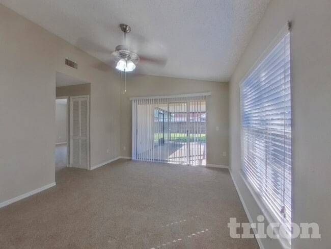 9818 Dean Cove Ln