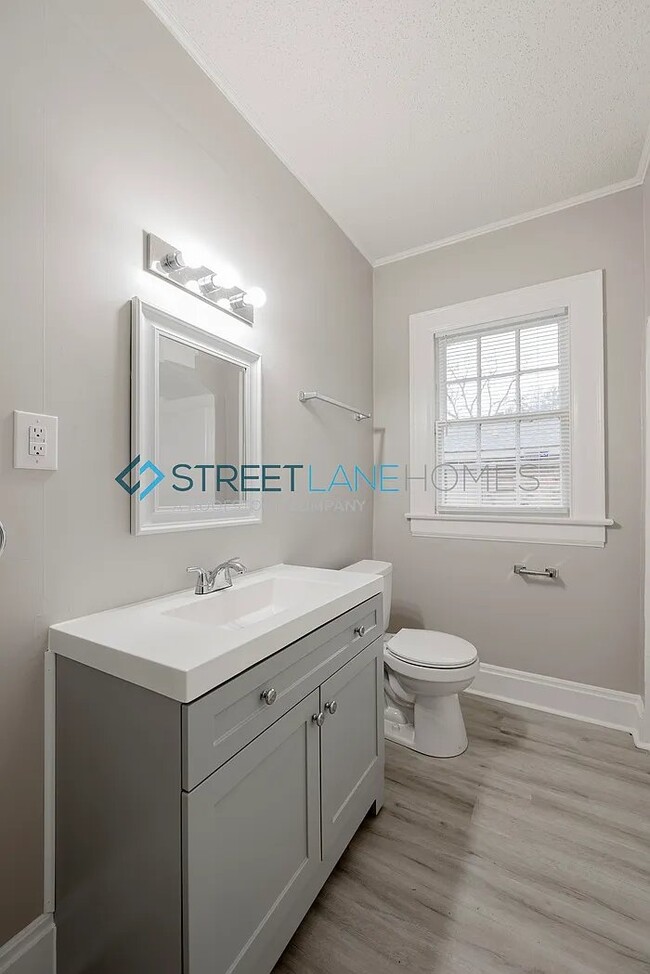 Photo - 2606 Geneva St