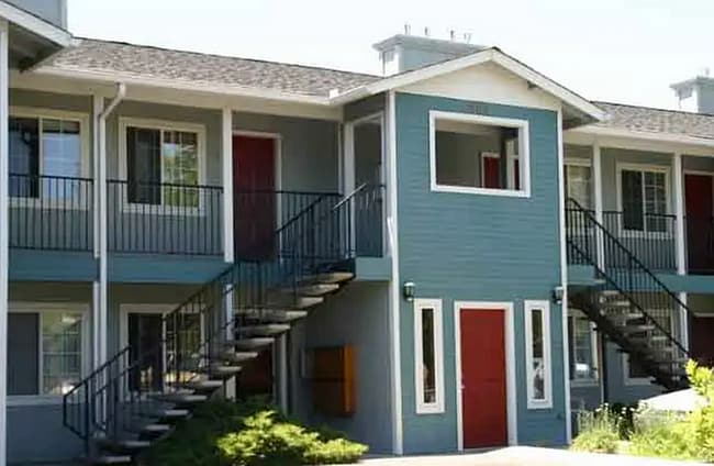 Photo - Colonial Court Apartments