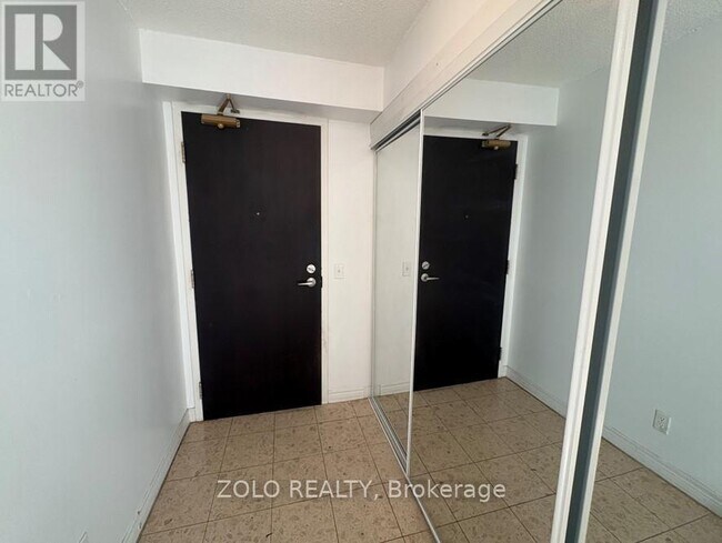 Photo - 30 Grand Trunk Crescent Unit 3615