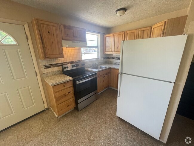 Building Photo - 706 Orange Ave Unit 1 Rental