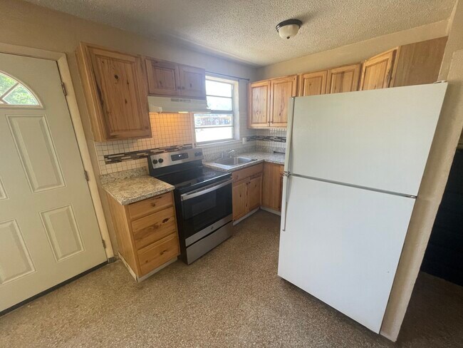Building Photo - 706 Orange Ave Unit 1 Rental