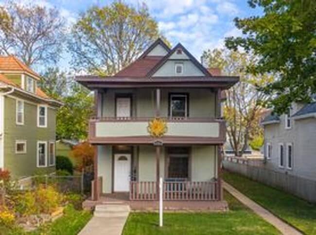 Building Photo - WE HAVE A CUTE & CLASSY RENTAL ON 16TH! Unit #1 (LL)
