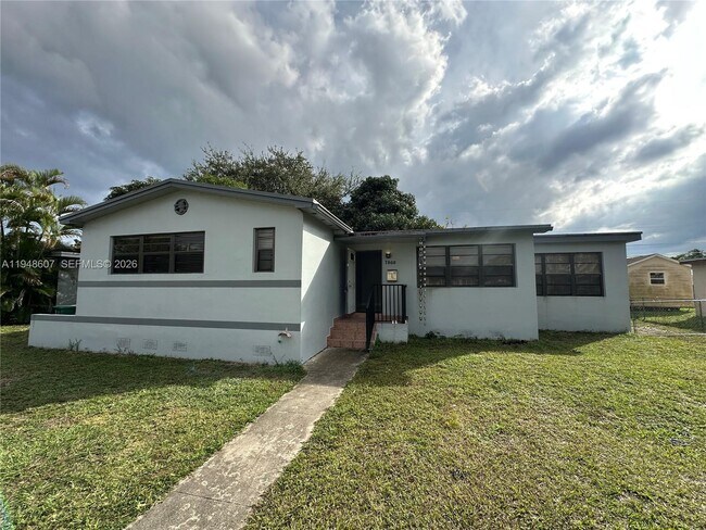 Photo - 7860 SW 16th St