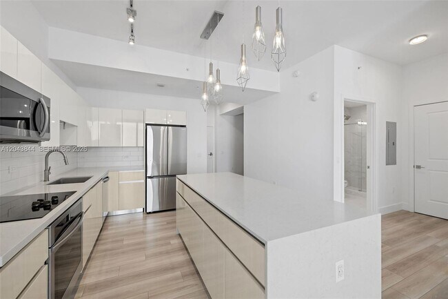 Photo - 101 Diplomat Pkwy Unit 2009