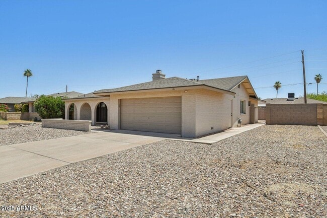 Building Photo - 2519 E Geneva Dr Rental