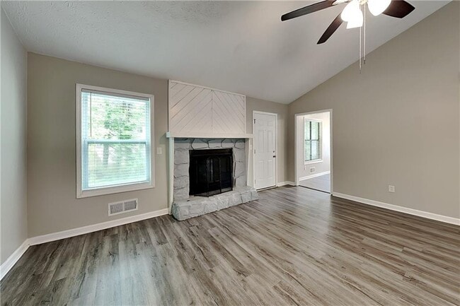 Photo - 1341 Rhododendron Dr NW