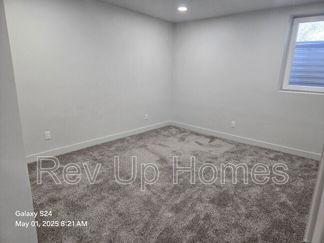 Photo - 309 E State Rd